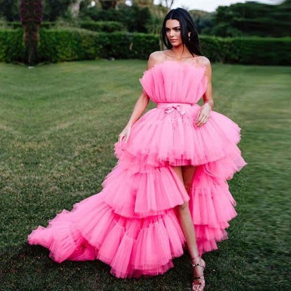 High Low Prom Dresses Strapless Tulle Red Tiered Short Front Long Back Girl Evening Party Gown for Graduation Vestido de festa longo Robe De Soiree