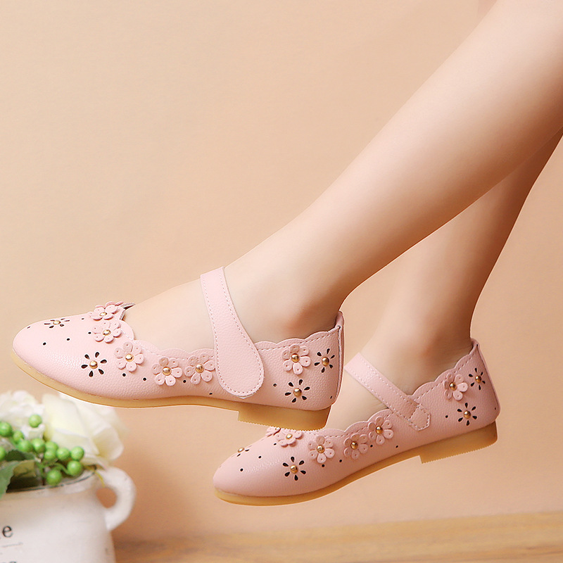 Beautiful Flower Applique Hollow Out Shoes