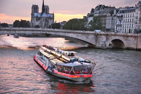 Bateaux Mouches - Lunch Cruise